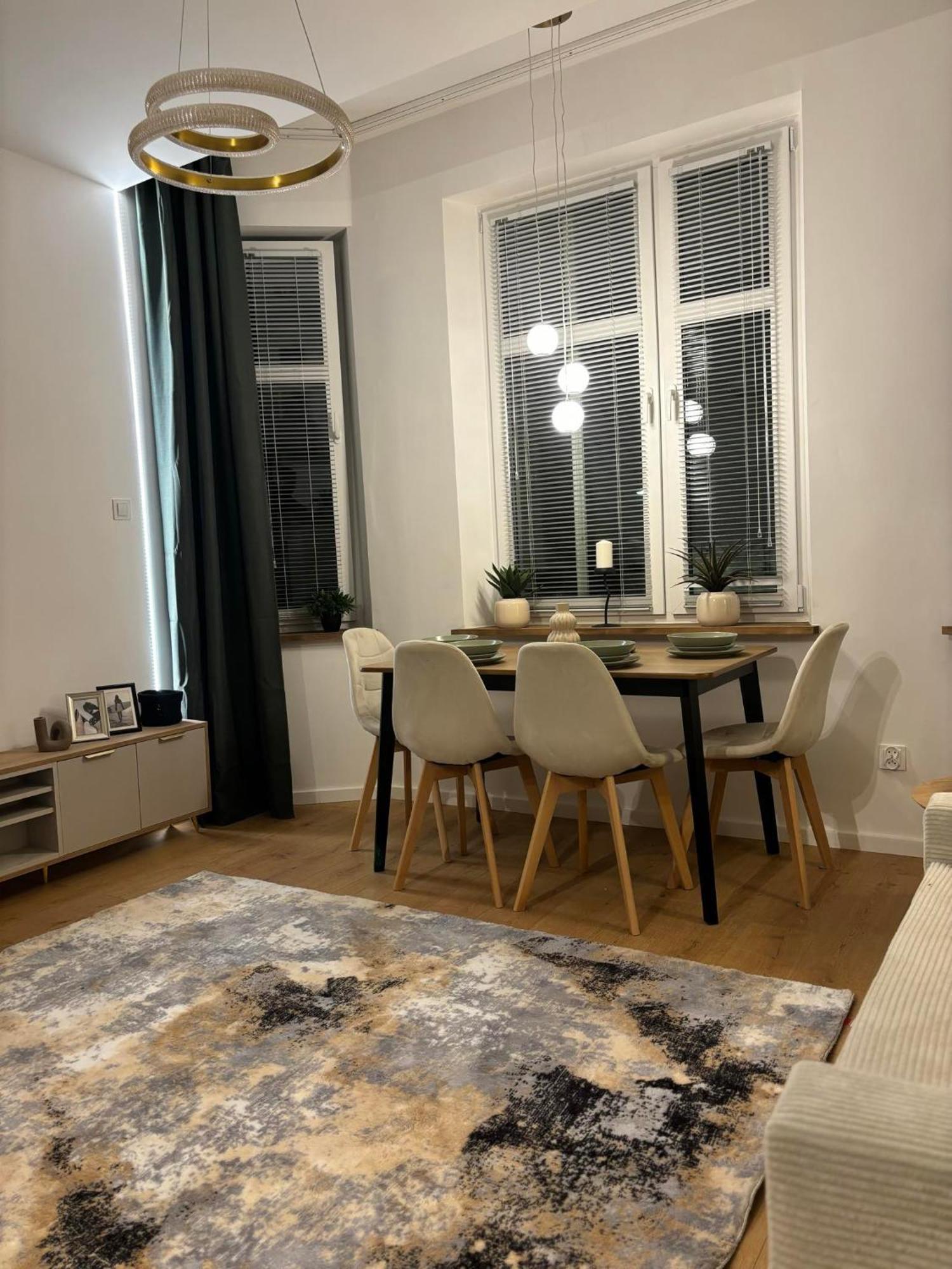 Apartament Pod Wieza 1 Валбжих Экстерьер фото